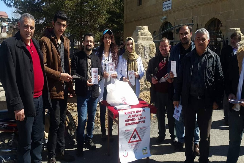 Kelkit Toplum Sağlığı Merkezi Cami Önlerinde Stant Kurdular