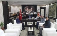 Bilek Güreşi Türkiye Şampiyonasında İkinci Olan Sporcu Ve Kelkit Gençlik Hizmetleri Ve Spor İlçe Müdürü Cem İlkay Mansuroğlu kaymakam Naif Yavuz’u Makamında Ziyaret Ettiler
