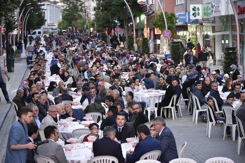 ‪Milletvekili Cihan Pektaş İftar Programında Hemşehrilerimizle Bir Araya Geldik