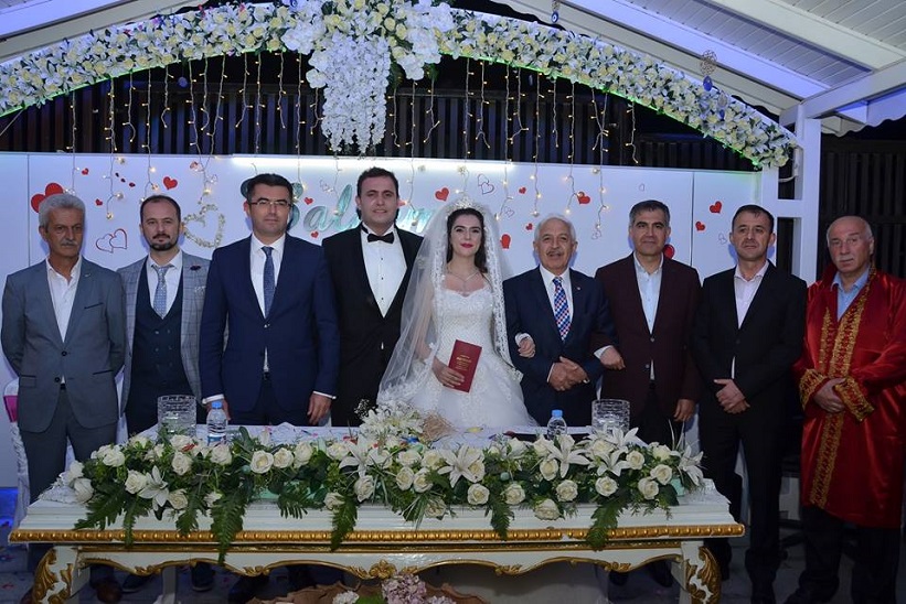 Vali Koruma Polisinin Nikah Şahitliğini Yaptı