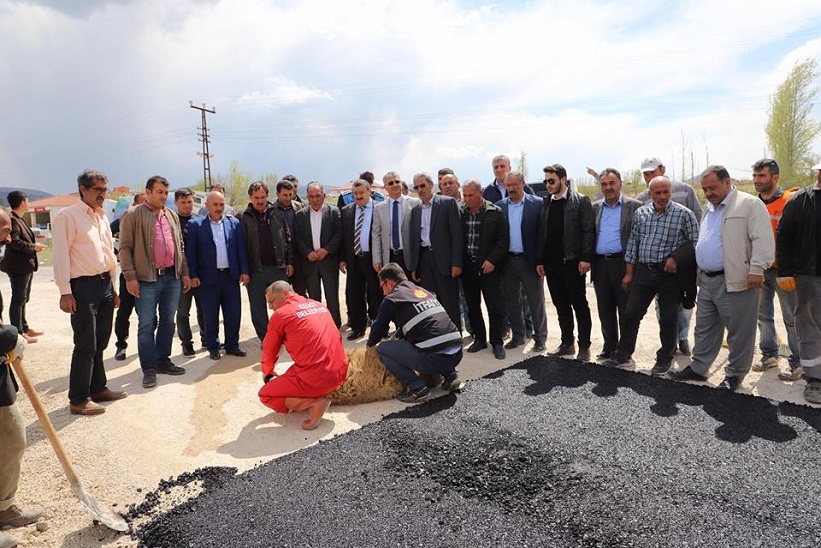 Başkan Yılmaz Yılın İlk Asfalt Çalışmasına Başladık