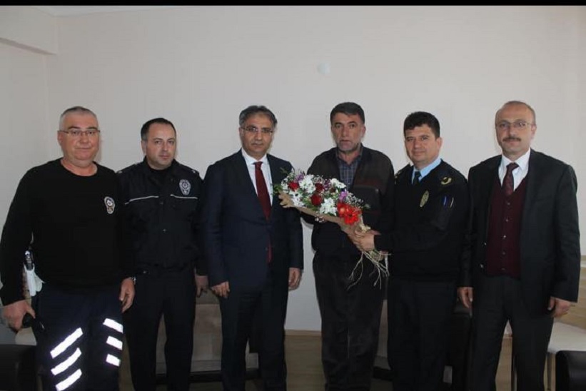 Kaymakam Yavuz Emniyet Müdürü Taşan Polis Ve Gazi Ailelerini Ziyaret Ettiler.