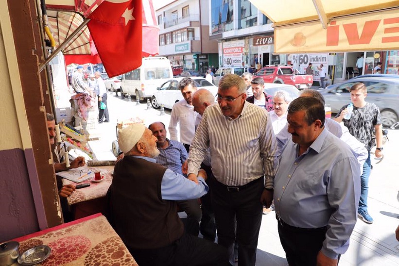 Milletvekili Cihan Pektaş Ve Beraberindekiler Çarşı Esnafını Ziyaret Ettiler