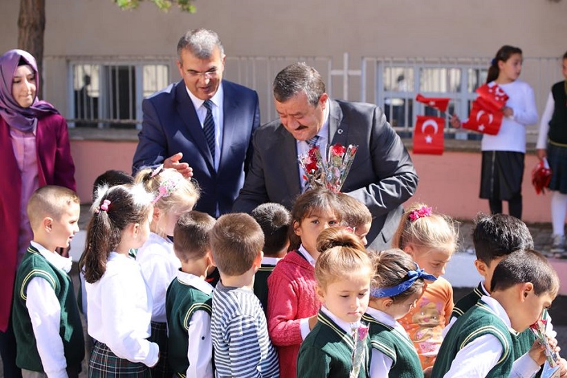 Başkan Yılmaz Fatih Sultan Mehmet İlkokul’unda Düzenlenen Programa Katıldık