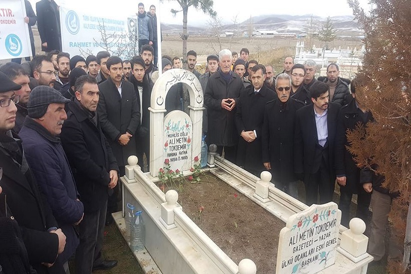 Ali Metin Tokdemir Vefatının 23.Yıl Dönümünde Mezarı Başında Anıldı 
