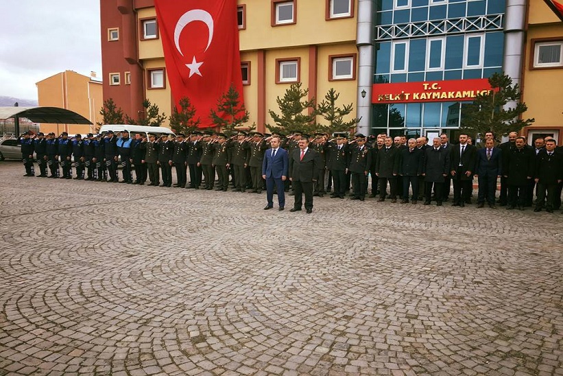 Hükümet Konağı Önünde Çelenk Sunma Programı Gerçekleştirildi.