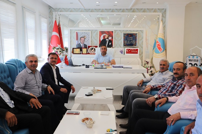 Başkan Nas Ve Beraberindekiler Köse Belediye Başkanını Ziyaret Ettiler.