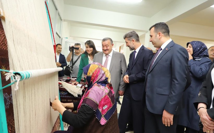 Kelkit Halk Eğitim Merkezinde Sergi Açılış Programı Düzenlendi