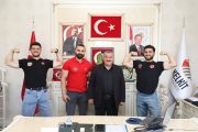 BAŞKAN ÜNAL YILMAZ DERECE YAPAN SPORCULARI TEBRİK ETTİ.
