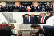 İLMEK İLMEK İŞLENEN NAKIŞLAR GÖZ KAMAŞTIRDI.