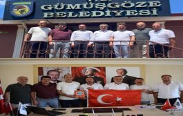 BELDE BELEDİYE BAŞKANINA PLAKETLİ ZİYARET.