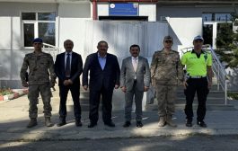 BAŞKAN YILMAZ VE BERABERİNDEKİLERDEN YENİYOL JANDARMA KARAKOLUNA ZİYARET.