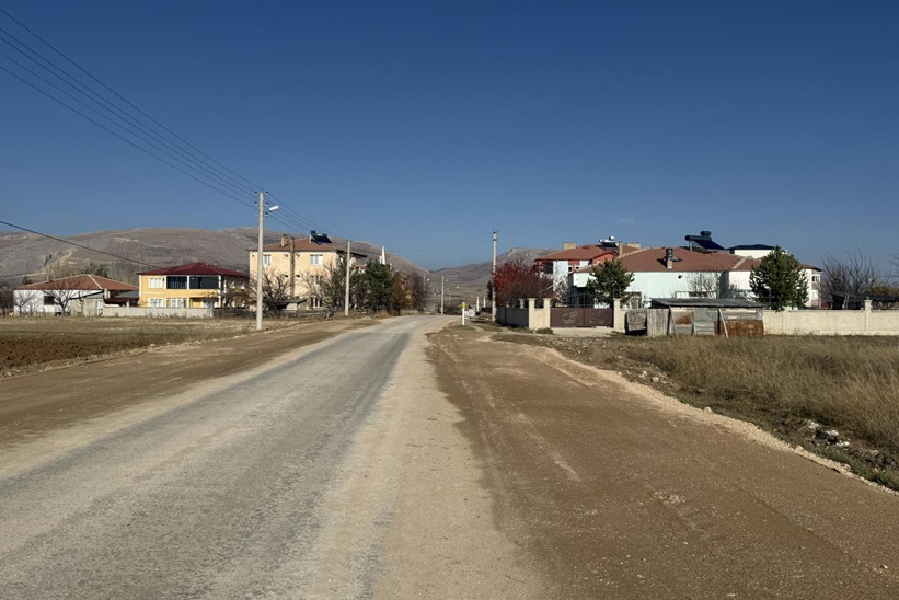BAŞKAN YILMAZ; YOL GENİŞLETME ÇALIŞMALARIMIZI TAMAMLIYORUZ.