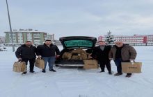 CHP İLÇE BAŞKANLIĞINDAN ÇOCUKLARA KIŞLIK BOT DESTEĞİ